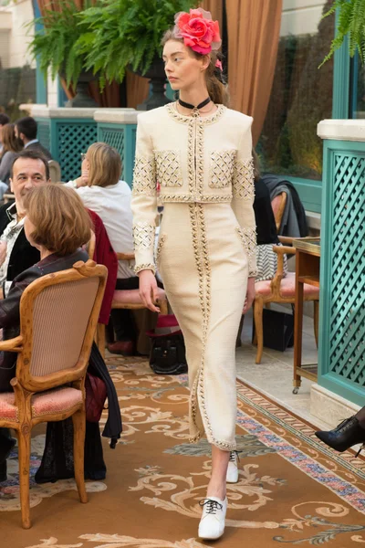 Look 5